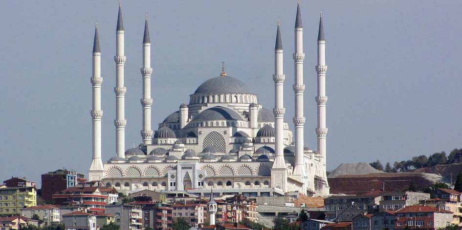 Grootste moskee Turkije in gebruik genomen